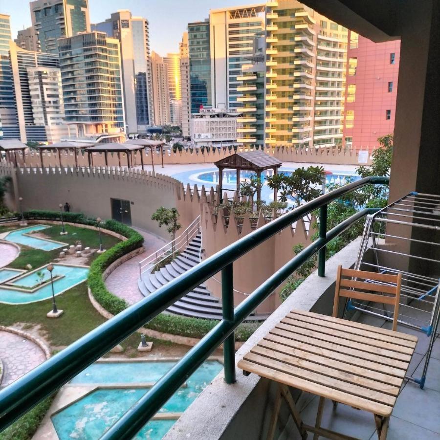 Quiet Partition Room In Tecom Barsha Heights Dubai Dış mekan fotoğraf